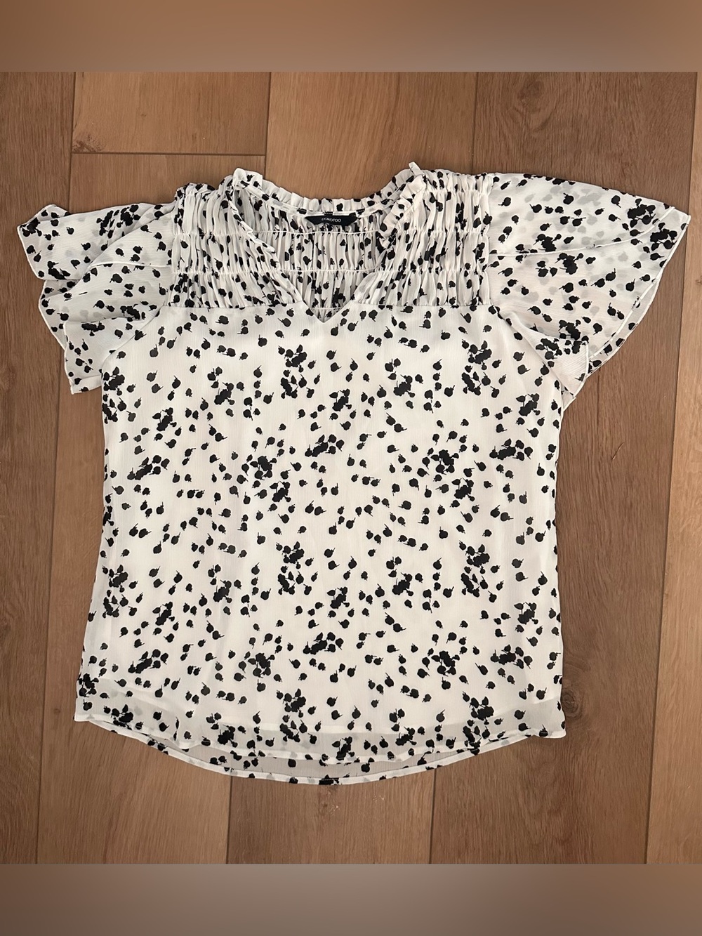 Women’s Black & White Spot Print Short Sleeve Top